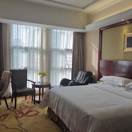 Vienna Hotel Chaozhou Plaza Εξωτερικό φωτογραφία