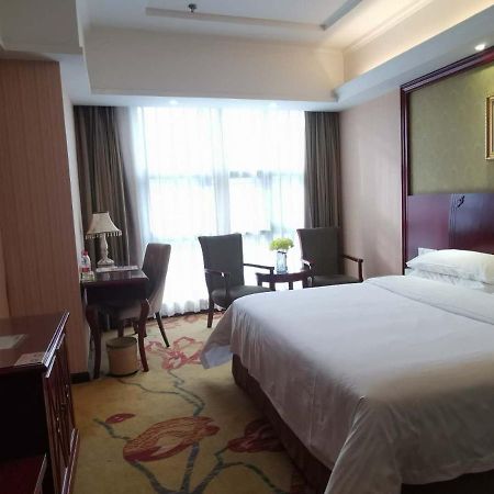 Vienna Hotel Chaozhou Plaza Εξωτερικό φωτογραφία
